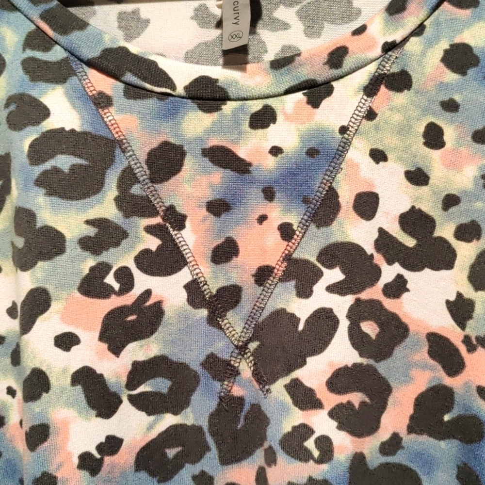 Multi Colored Leopard Print Top By Honeyme Curvy. - image 3